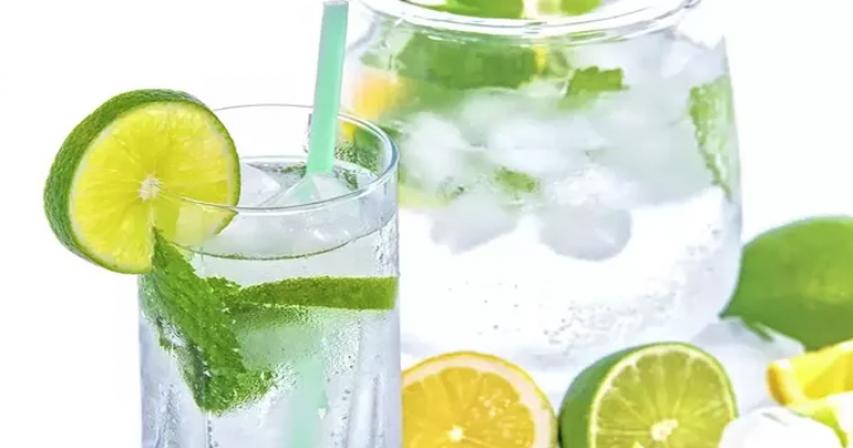 5 Benefits of Starting Your Day With Lemon Water