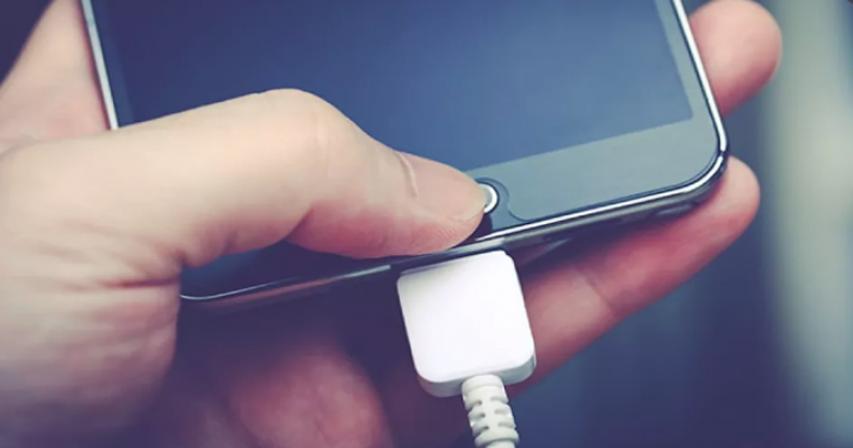 Tips for improving your cell phone battery life
