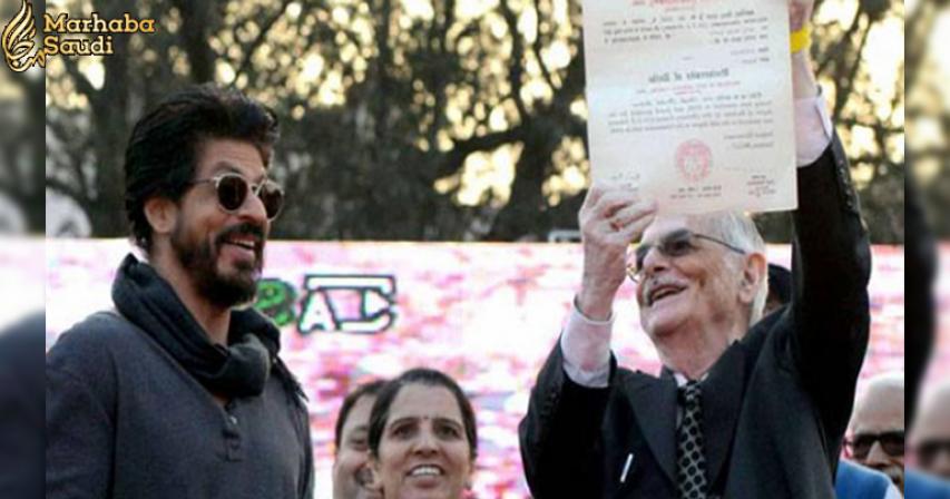 Not to be missed! A picture of Shah Rukh Khan’s marksheet from college goes viral on the internet