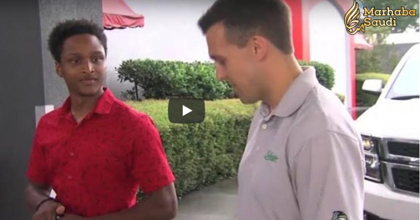 Video: Man walks 32km for first day of work, boss gifts him car
