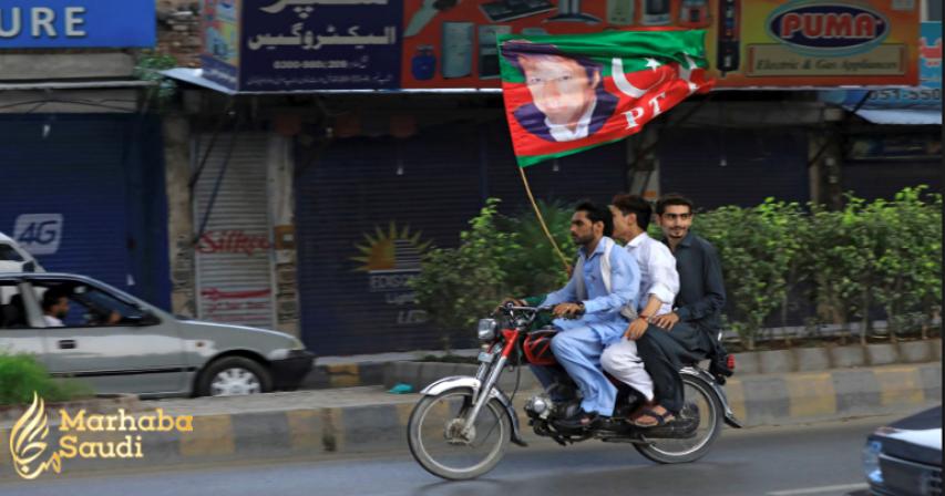 Pakistan's Imran Khan edges closer to power, opponents cry foul