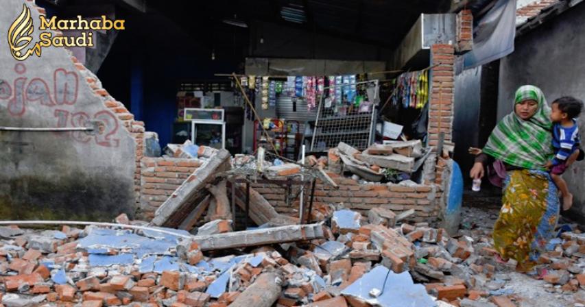 Another strong quake hits Indonesia's Lombok, buildings collapse: witness