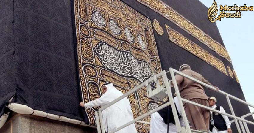 8 Facts every Muslims should know about the Kiswa (the cover of the Holy Kaaba)