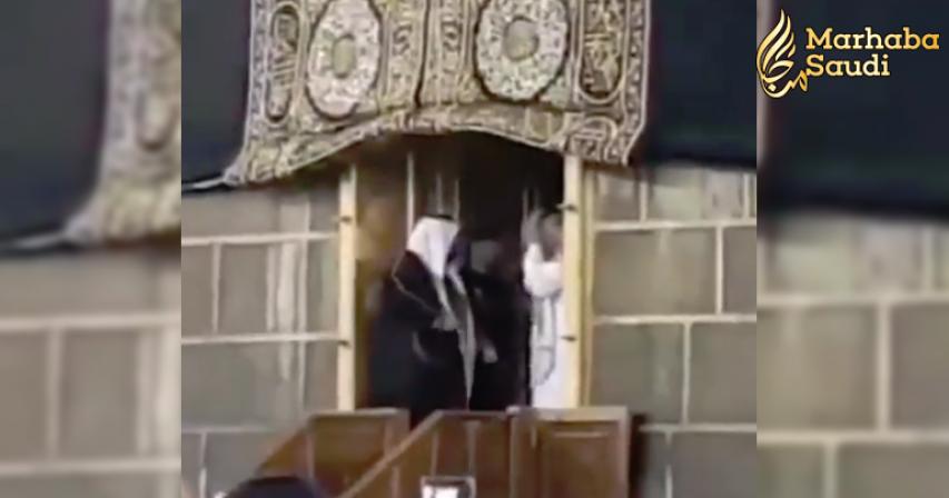 Doors of Kaaba opened for Pakistan PM Imran Khan; performs Umrah