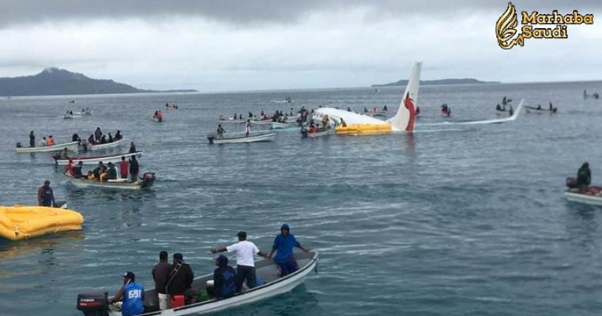 Air Niugini plane misses runway, lands in sea off Micronesia island : Video