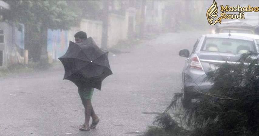 Severe cyclone hits eastern Indian coast; 8 killed