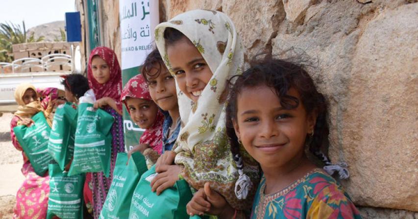 Saudi Arabia’s aid agency distributes Eid gifts in Yemen