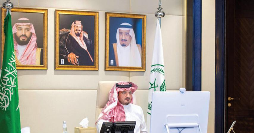 Saudi interior minister praises efforts of hospitals in fight against COVID-19