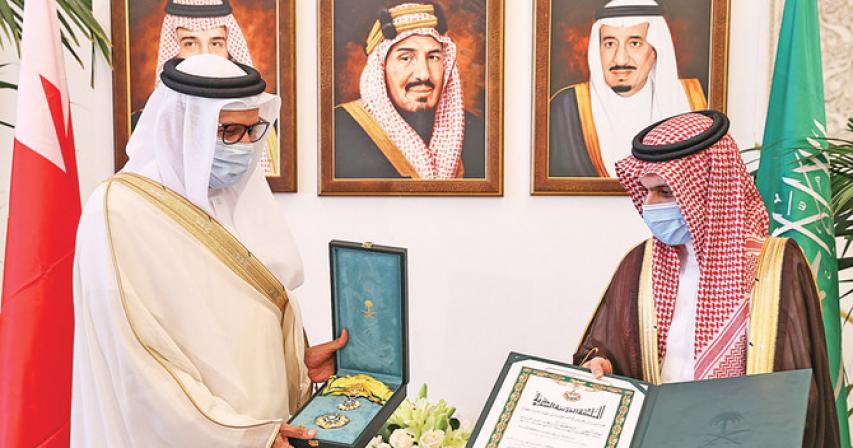 Saudi foreign minister receives Bahraini counterpart