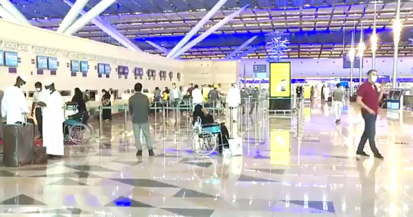 Passengers leave Saudi Arabia as international flights resume