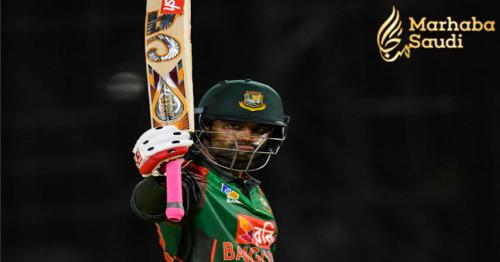  Injured Bangladesh opener Tamim Iqbal bats one-handed in Asia Cup