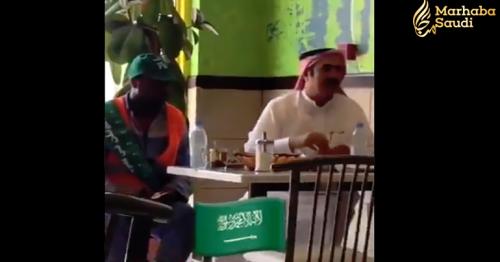 A Video Of A Saudi Man Sharing Breakfast With A Cleaner On National Day Will Warm Your Heart