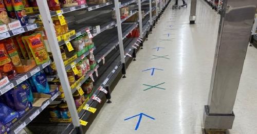 Saudi Arabia: Hypermarkets directed to have signs on social distancing needs