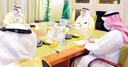 Riyadh governor joins in with students distance learning virtual platform “Madrasati”